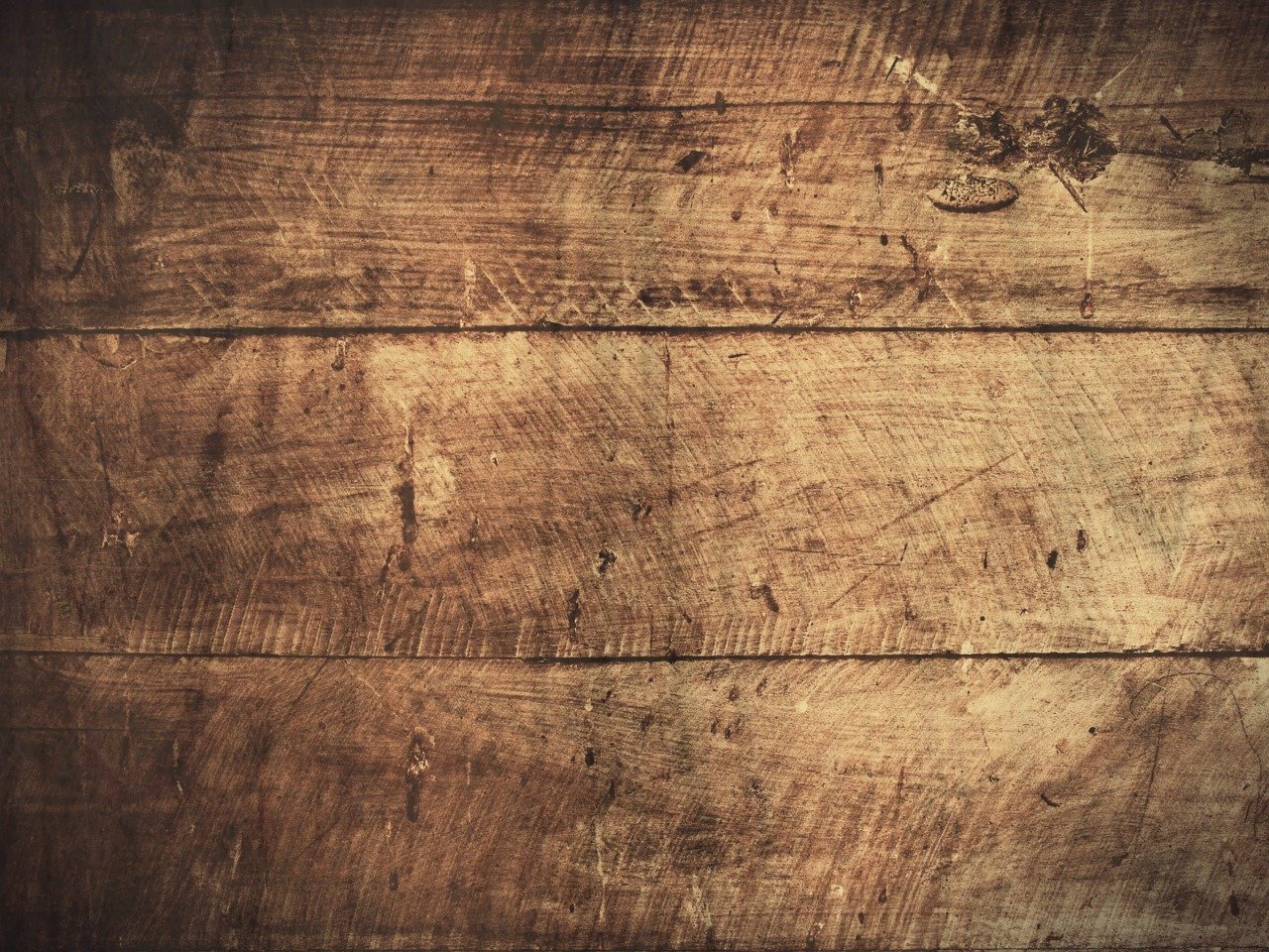 4 rzeczy, których nie powinieneś robić, szukając podłogi drewnianej