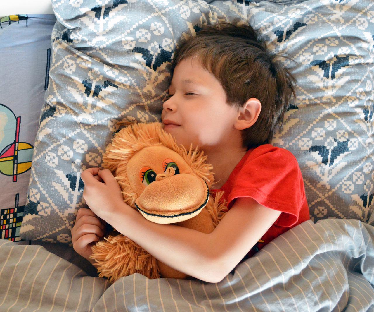 4 proste wskazówki, jak poprawić nawyki snu Twojego dziecka